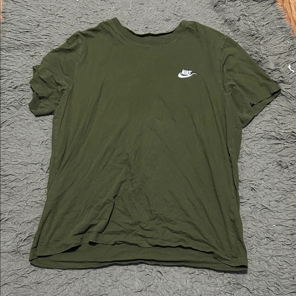 Nike Men's Olive Green Tee
